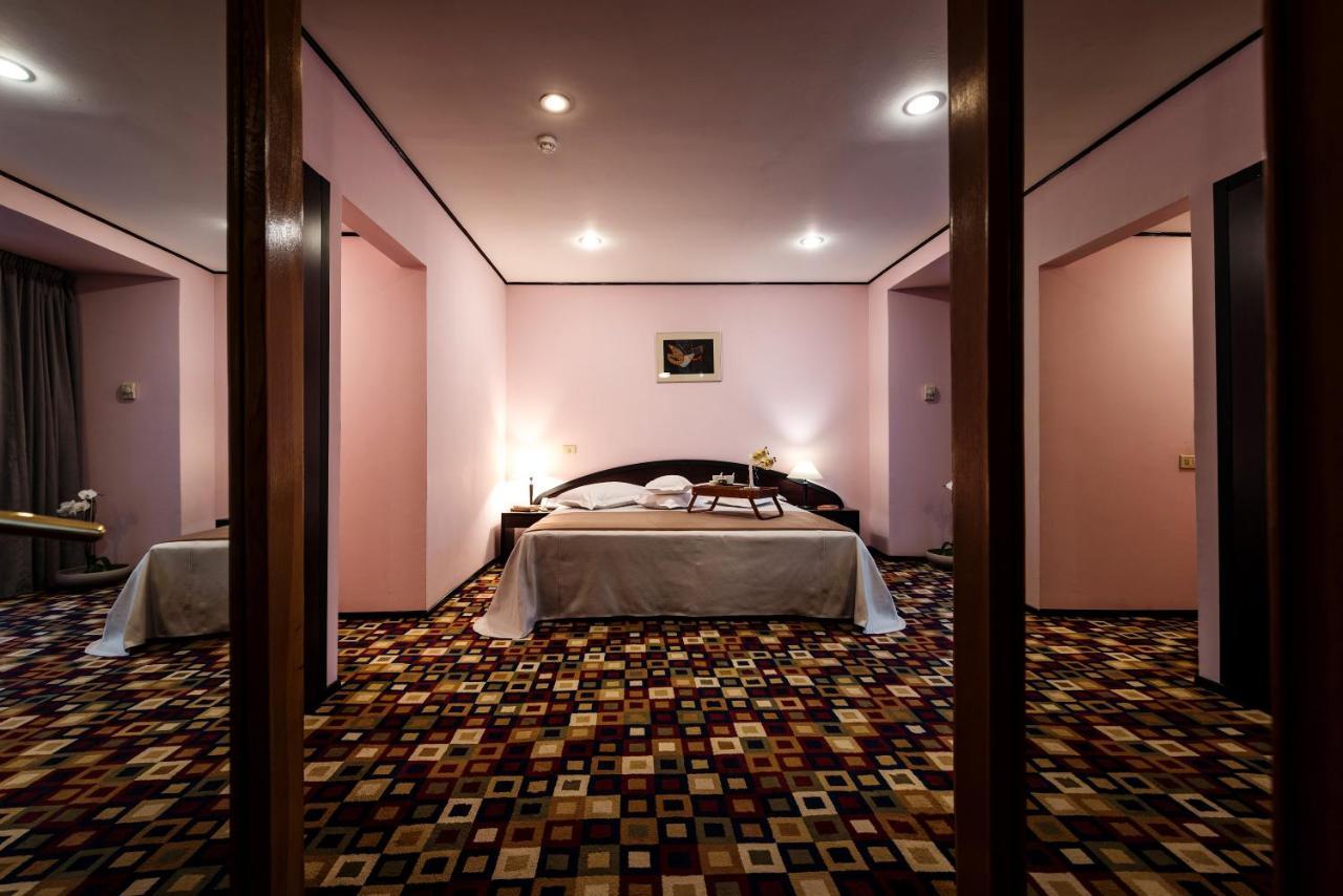 Hotel Mara Sinaia Extérieur photo